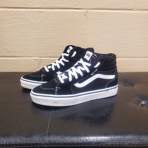 Vans - Picture 5 of 7